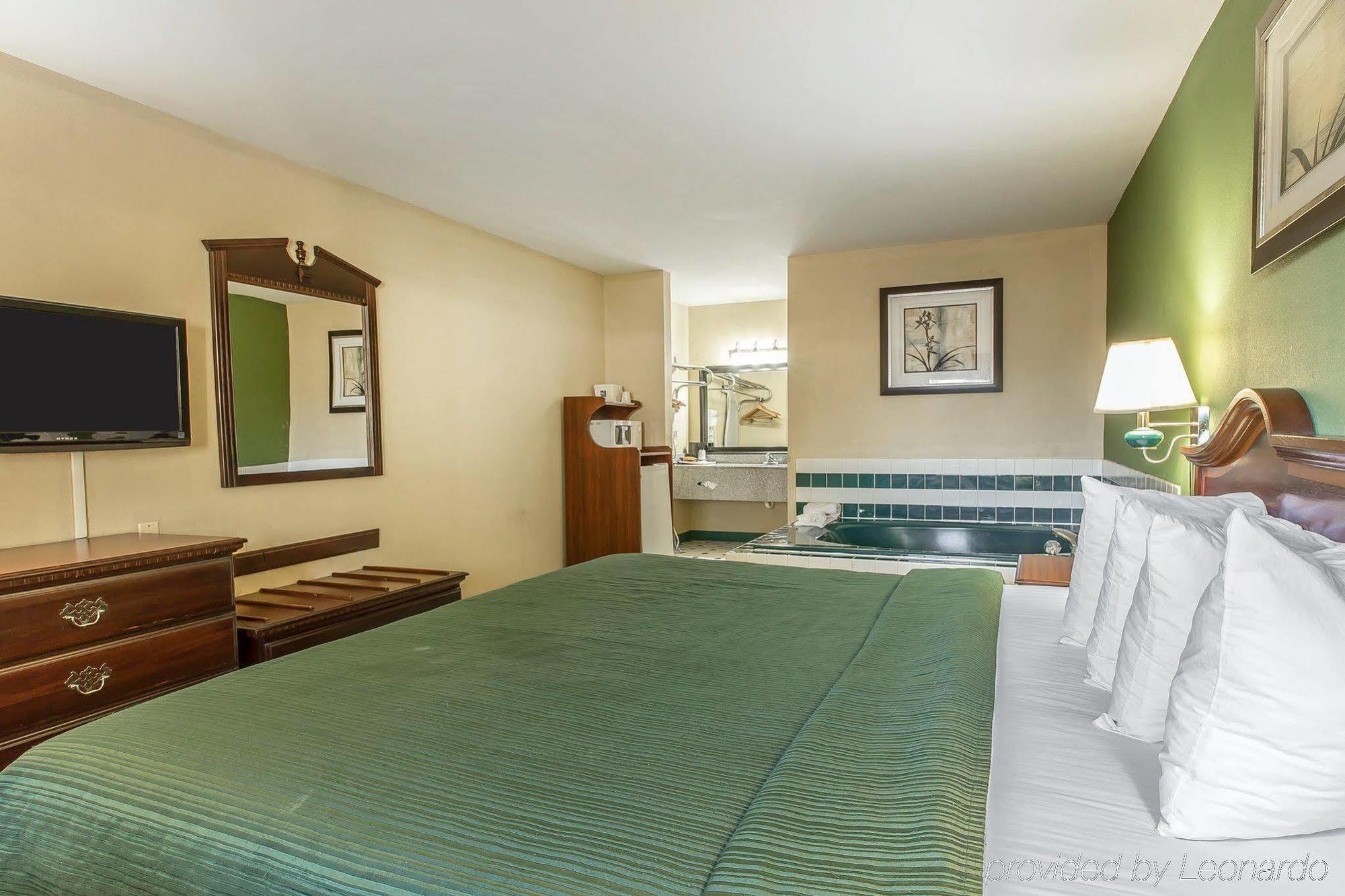 Quality Inn And Suites Macon Exteriér fotografie